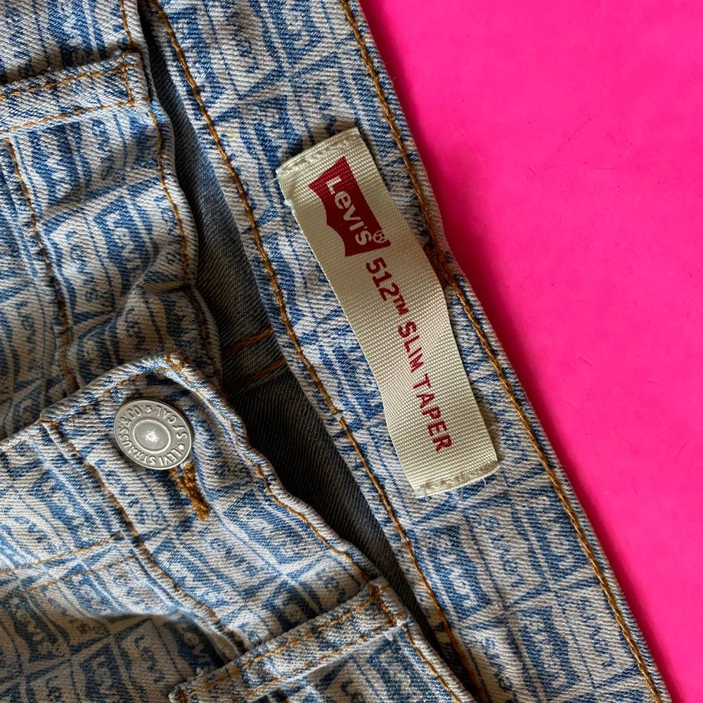LEVI'S logo - Picture 4 of 7